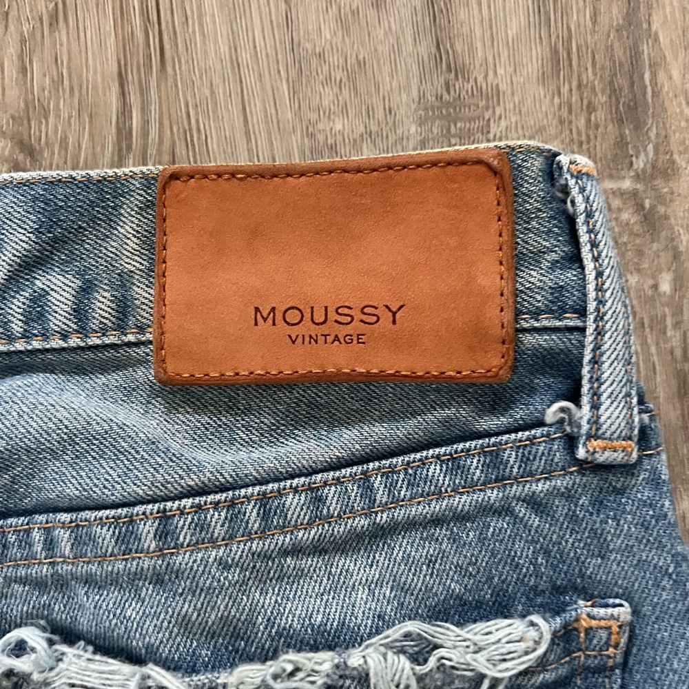 MOUSSY Vintage Kelley Distressed Tapered Jeans - 26 (2-4) Dark Blue